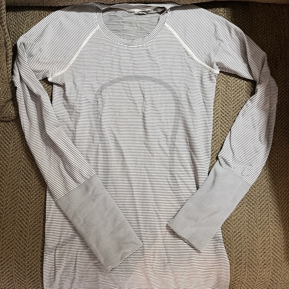 Long sleeve swiftly tech size 4 lululemon